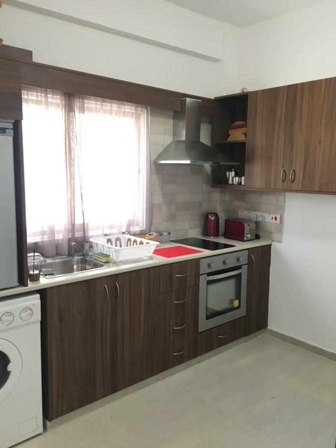 Larnaca Beach Apartment 44 Bagian luar foto