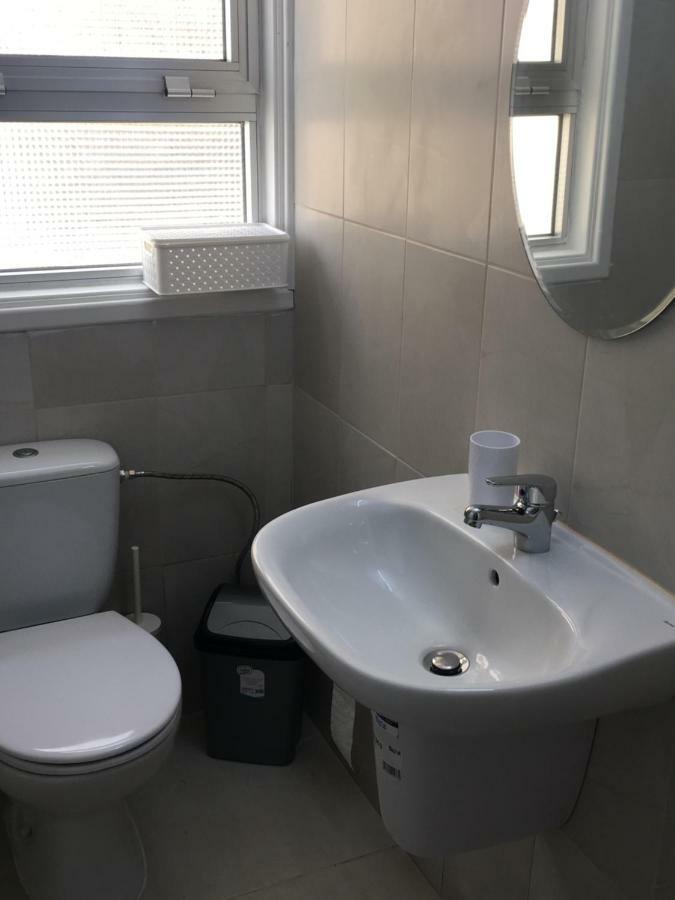 Larnaca Beach Apartment 44 Bagian luar foto