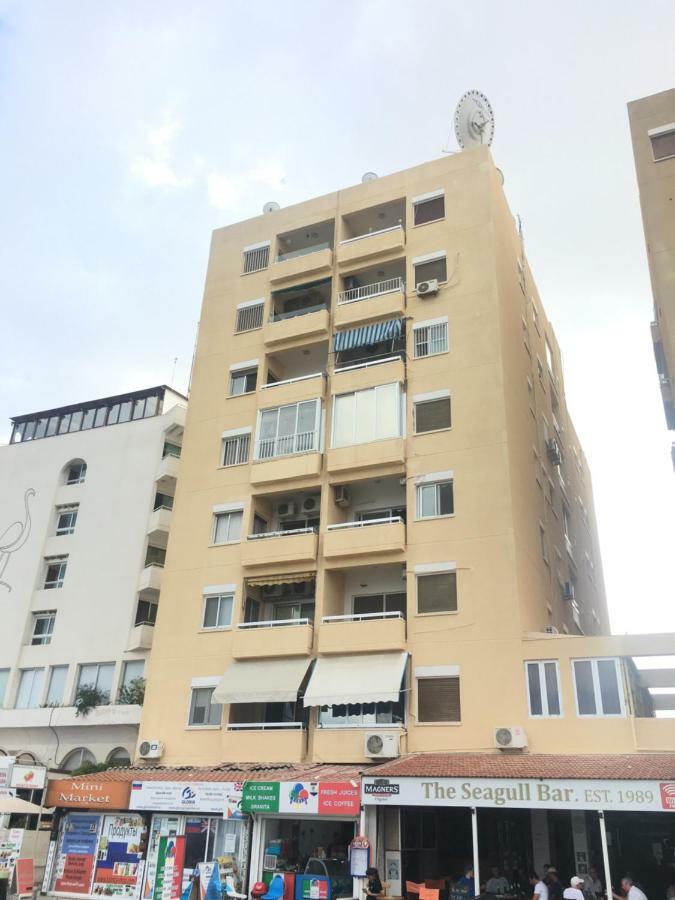 Larnaca Beach Apartment 44 Bagian luar foto